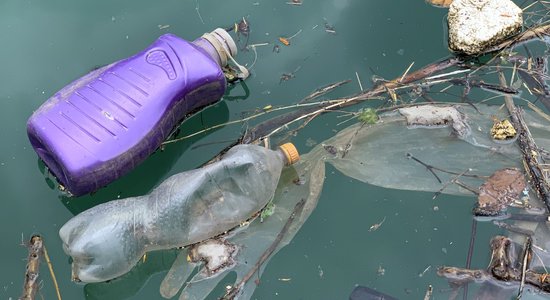 Japāna prezentē plānu plastmasas piesārņojuma mazināšanai ūdeņos