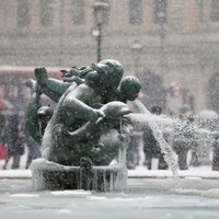 Ziemīgi foto: Aukstums stindzina Londonu