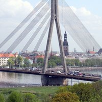 Zinību dienas rīts Rīgā sācies bez lieliem sastrēgumiem