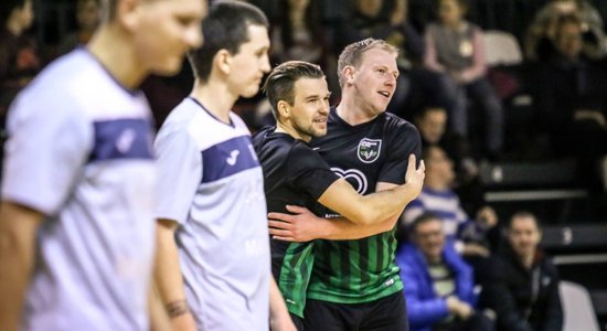 'Valmiera Glass'/ViA futbolisti aizraujošā mačā nospēlē neizšķirti ar 'Ventspili'