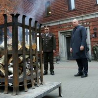ФОТО: Около Военного музея зажжен костер в честь борцов за свободу