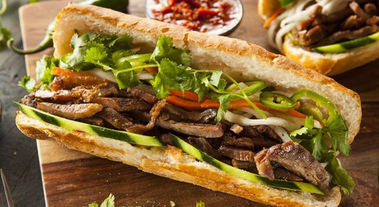 Kā pagatavot izcili gardo sviestmaizi 'banh mi', kas tiek uzskatīta par labāko pasaulē