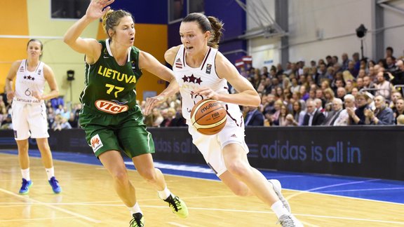 Latvijas sieviešu basketbola izlase Zībarta debijas mačā grūtā cīņā uzvar Lietuvu - 8