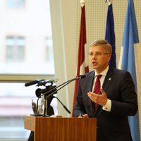 МИД: попытки Ушакова встретиться с генеральным секретарем НАТО непонятны и двусмысленны