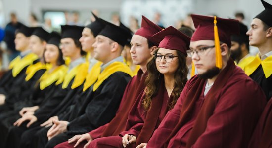 TSI pēta: maģistra grādu STEM jomā ieguvušie vidēji pelna vairāk