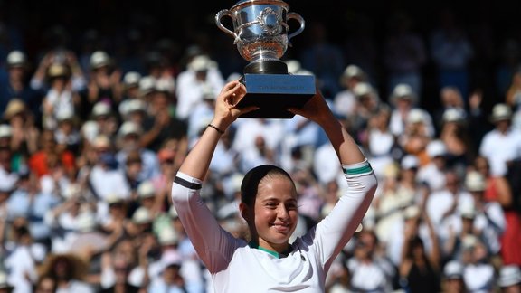 Alona Ostapenko celebrates win Roland Garros 2017 French Open