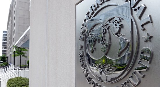 МВФ и Киев достигли соглашения по траншу в 900 млн долларов