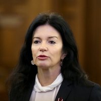 Петравича уже достигла первого лимита прогулов заседаний комиссии Сейма
