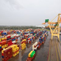 Продолжая модернизацию погрузочно-разгрузочной инфраструктуры, в Рижском порту открыт новый контейнерный кран
