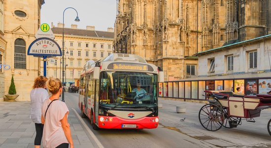 Austrijā norit kampaņa – uztaisi tetovējumu un gadu bez maksas vizinies ar sabiedrisko transportu