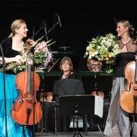 Foto: 'Čello Cēsis' koncerts ar Martu Sudrabu un Kristīni Blaumani