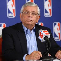 Leģendārais Sterns pēc 30 darba gadiem liek punktu NBA komisāra karjerai