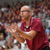 Video: Latvijas U-18 basketbola izlases treneris Visockis - Rubenis par darbu ar jauniešiem