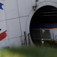 Движение поездов под Ла-Маншем остановлено из-за нашествия мигрантов