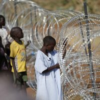 Dienvidsudānā nogalināti ANO miera uzturētāji; valsts ir uz pilsoņkara sliekšņa, brīdina Obama