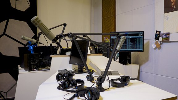 Radio pieci.lv studija