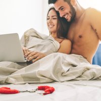 Ļauj vaļu iztēlei arī guļamistabā: populāras seksuālās fantāzijas un kā tās realizēt