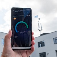 Foto: 'Huawei' Rīgā demonstrē savu 5G viedtālruni 'Mate 20 X'