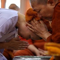 Templī Taizemē nogalināti divi mūki; vēl divi ievainoti