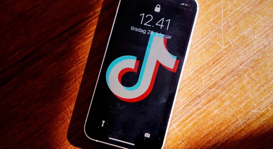 Евросоюз и TikTok договорились, что соцсеть откажется от "вызывающей привыкание" программы поощрения пользователей