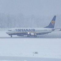 "Ryanair" pārsteidza, atceļot reisus no Tallinas uz sešiem galamērķiem. Nebūs arī divu reisu no Rīgas