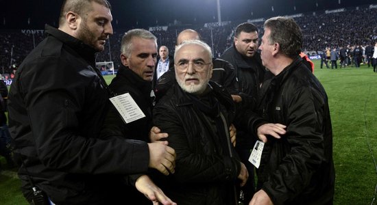 FIFA pēc incidenta ar PAOK īpašnieku var atstādināt Grieķiju no starptautiskiem turnīriem