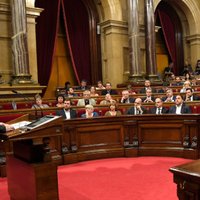Pudždemons negaidīti atliek Katalonijas neatkarības pasludināšanu