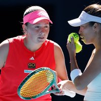 Ostapenko Dubaijas WTA turnīra dubultspēļu finālā piedzīvo zaudējumu