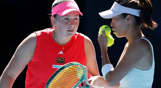 Ostapenko Dubaijas WTA turnīra dubultspēļu finālā piedzīvo zaudējumu