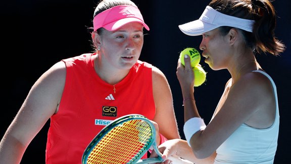 Ostapenko Dubaijas WTA turnīra dubultspēļu finālā piedzīvo zaudējumu