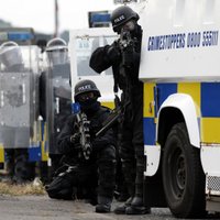 Ziemeļīrijas policija atradusi lielu slēptuvi ar spridzekļu detaļām un sprāgstvielām
