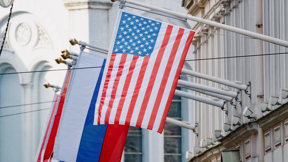 ASV valsts sekretāra vietniekam ir saites ar Kremli, vēsta laikraksts