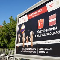 Lidojumi četras dienas un nepareiza lidosta – Latvijas volejbolistu 'jautrais' ceļš uz Zelta līgu