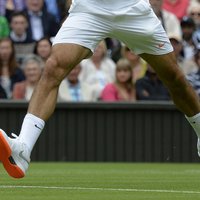 Federera oranžās kedas apvaino Vimbldonas turnīra rīkotājus