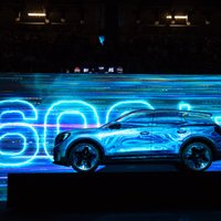 Elektriskais "Ford Explorer" debiju Latvijā piedzīvojis basketbola spēlē