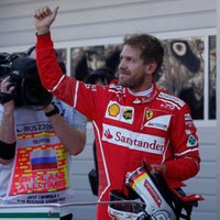 Fetels Sočos izcīna pirmo 'pole position' šosezon, pārtraucot 'Mercedes' dominanci