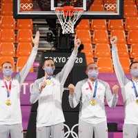 Вентспилс и Елгава выделят по 10 000 евро двум олимпийским чемпионам по баскетболу