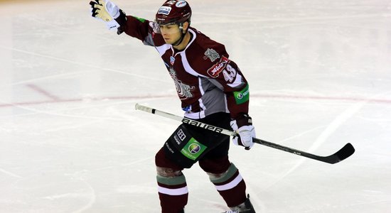 Slovākijas hokeja izlasē iekļauts arī Rīgas 'Dinamo' uzbrucējs Surovijs