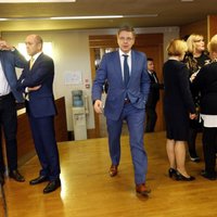 Ušakova septiņas dienas: mērs nesteidz skaidroties ar ministriju