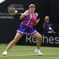 Ostapenko pēc lieliska pirmā seta zaudē Toronto WTA turnīra dubultspēļu astotdaļfinālā