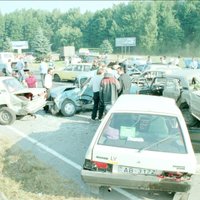 ФОТО: столкновение 29 автомобилей на Юрмальском шоссе в 1996 году