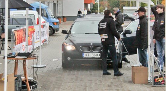 Šodien sākas kampaņa autobraucējiem 'Pārsteidz ziemu!'