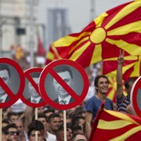 Foto: Maķedonieši iziet ielās un pieprasa premjera demisiju