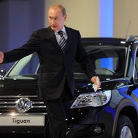 'Volkswagen' Krievijas aktīvus pārdod vietējam uzņēmumam