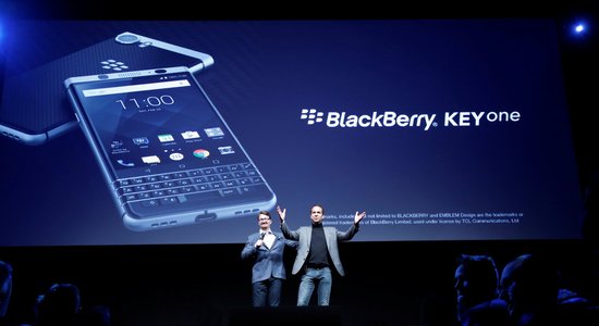 'BlackBerry' prezentējis savu jaunāko viedtālruni 'KeyOne'