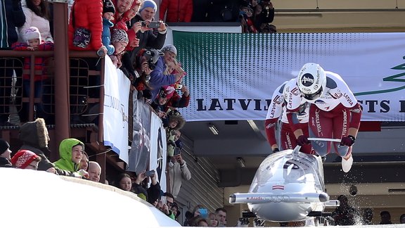 Ziemas festivāls Siguldā ar bobslejistu, skeletonistuun lāpstu šļūcēju piedalīšanos - 6