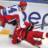 KHL rupeklis Artjuhins saņēmis kārtējo diskvalifikāciju par rupjību