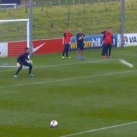 Video: britu futbola talants Morisons treniņā gūst fantastiskus vārtus