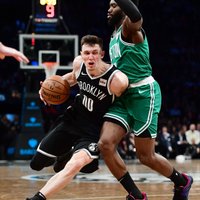 Kuruca lieliskā spēle sekmē Bruklinas 'Nets' uzvaru pār spēcīgo 'Celtics'