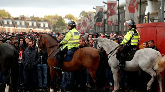 Futbols, FC Koln līdzjutēji Londonā - 5